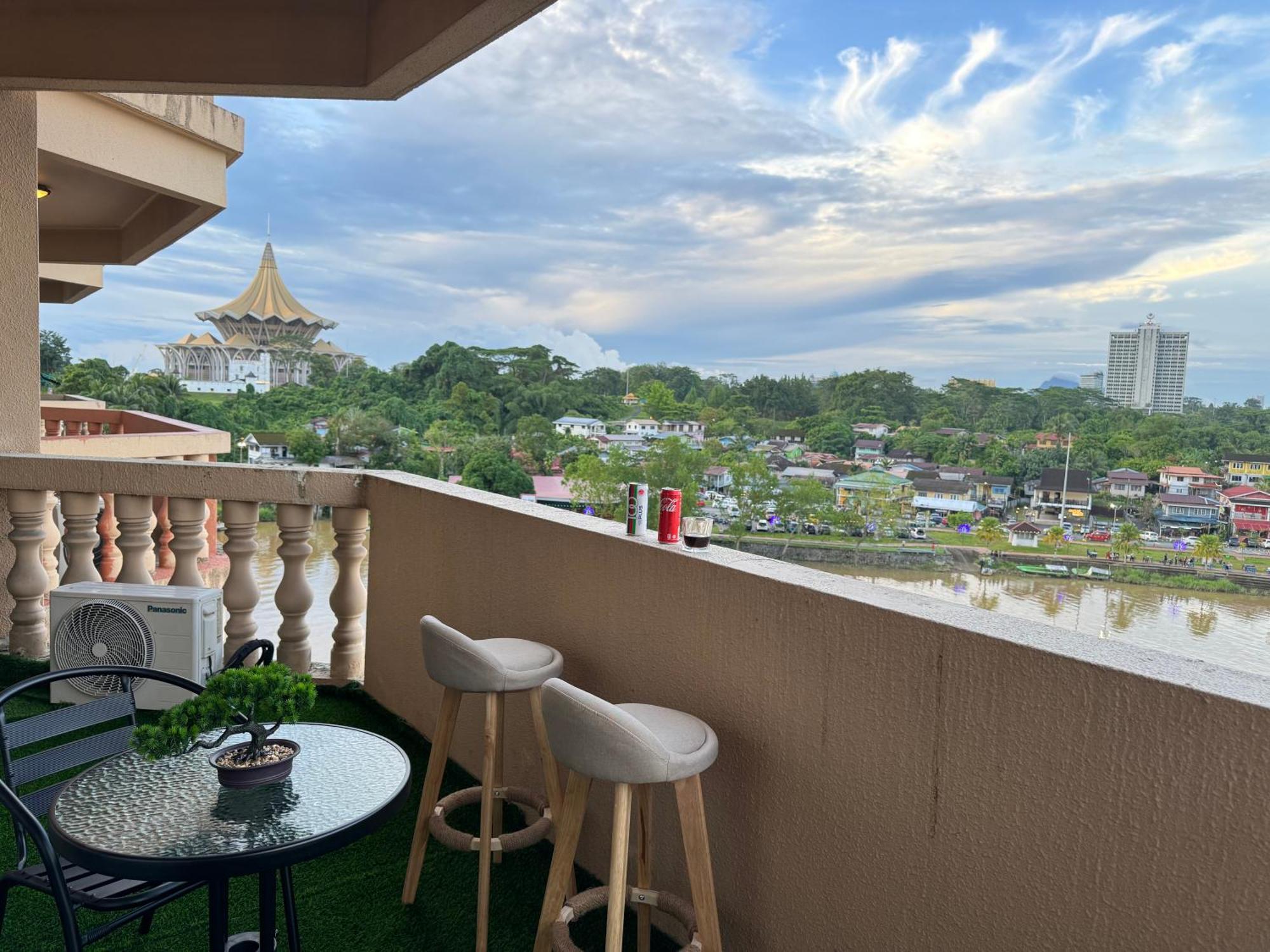 Riverview Home @Waterfront Kch Kuching Exterior foto